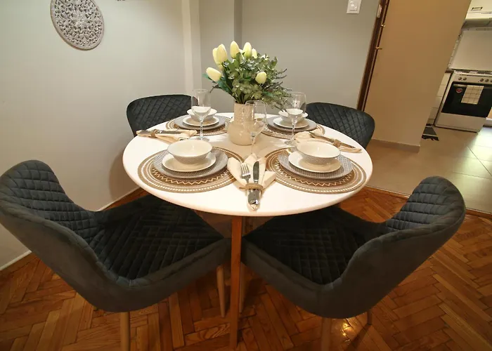 Cozyhome 4 Ilisia Appartement
