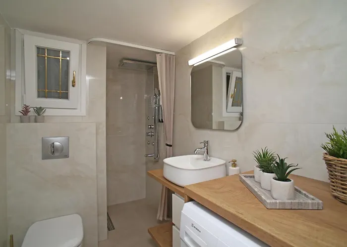 Cozyhome 4 Ilisia